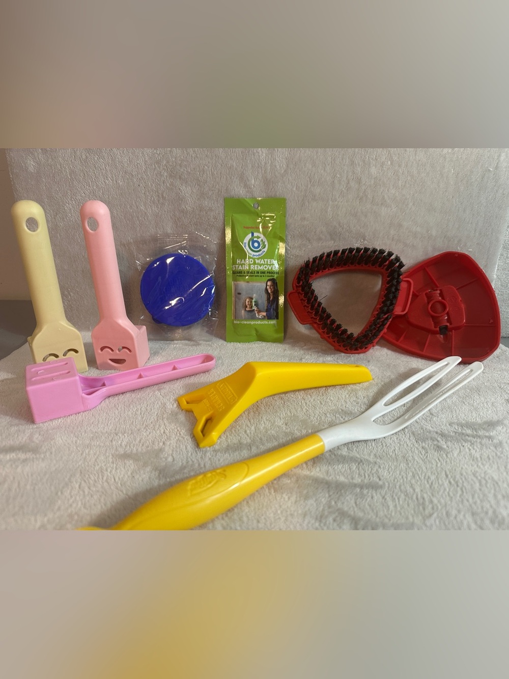 Mixed Lot Of Cleaning Stuff